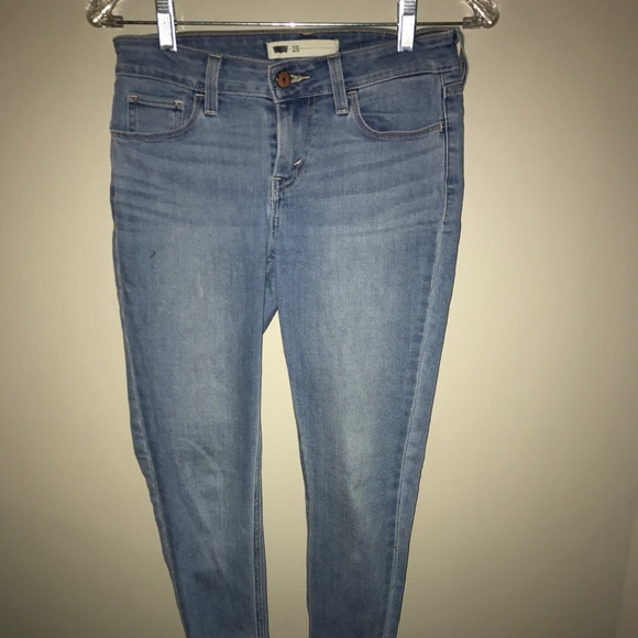 26 Levi's skinny jeans. - Picture 2 of 5